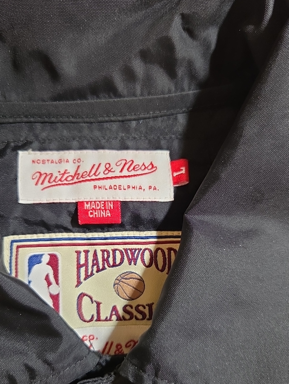 Mitchell & Ness NBA Atlanta Hawks Windbreaker - Picture 3 of 10
